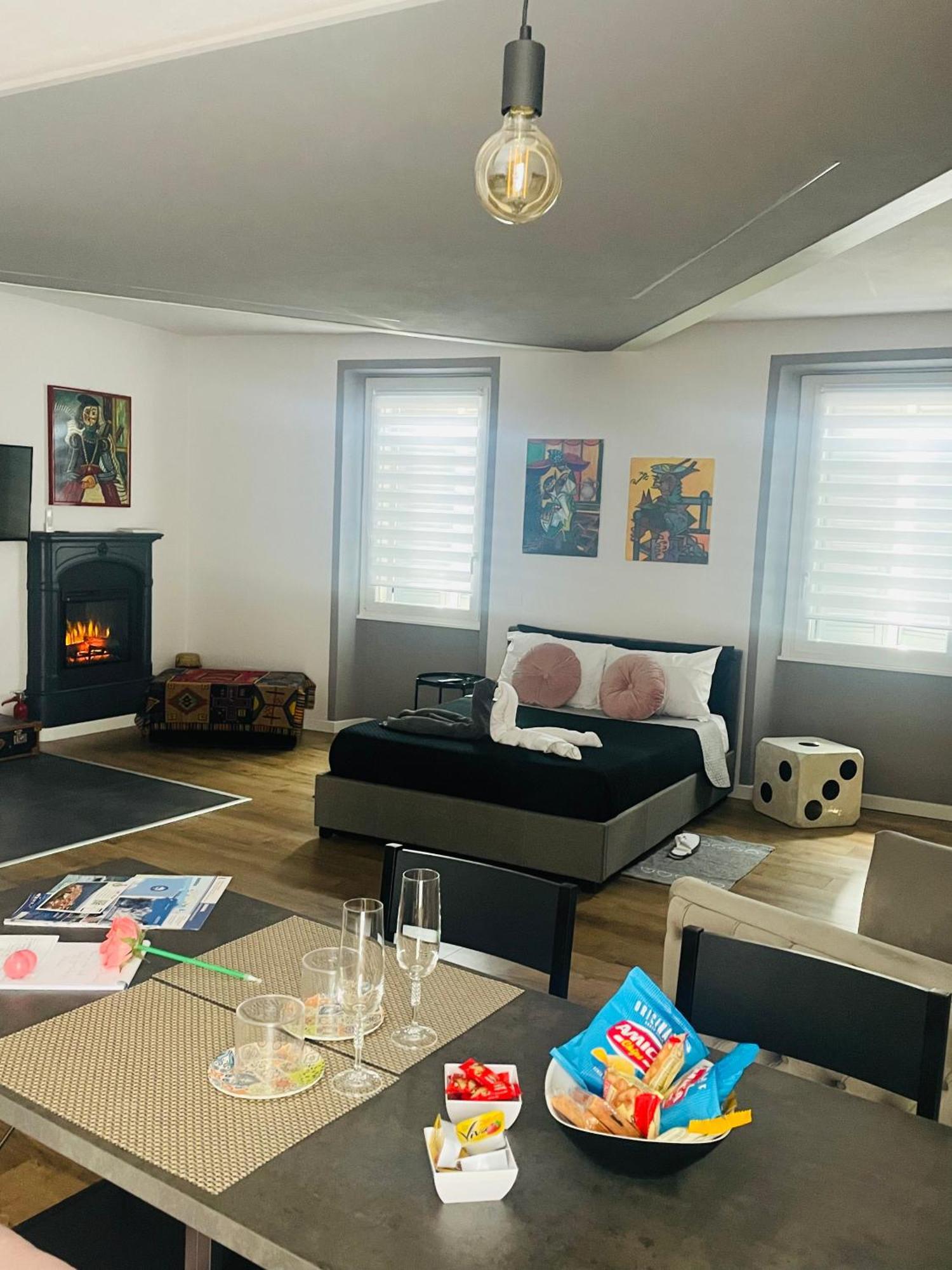 Arona Picasso'S House Modern Art Apartment Екстериор снимка